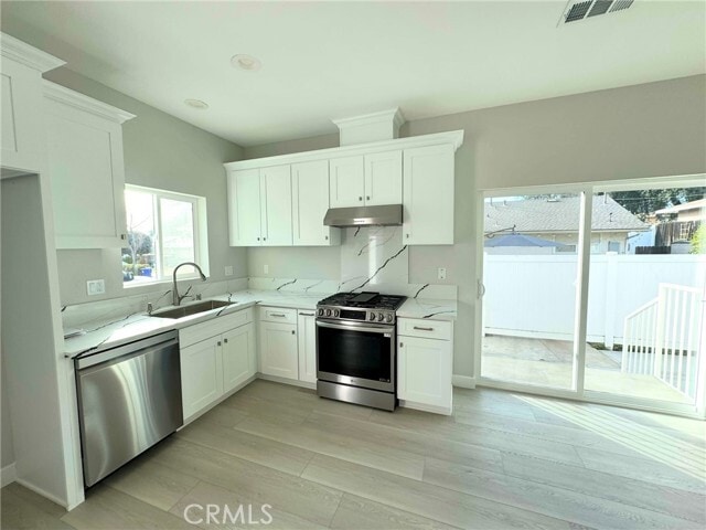 Building Photo - 1728 N Kelly Ave