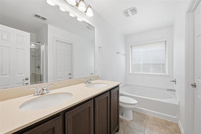 Building Photo - 10844 Live Oak Creek Dr