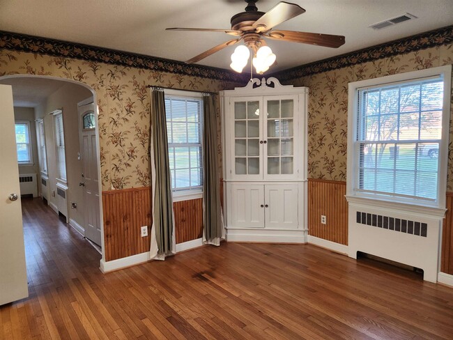 Building Photo - 9577 Shenandoah Dr