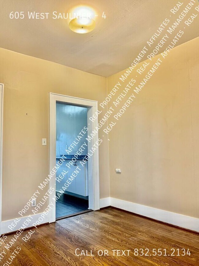 Building Photo - 605 West Saulnier-4