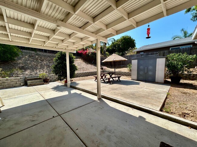 Building Photo - 4 Bed, 2 Bath in the Heart of Santee!