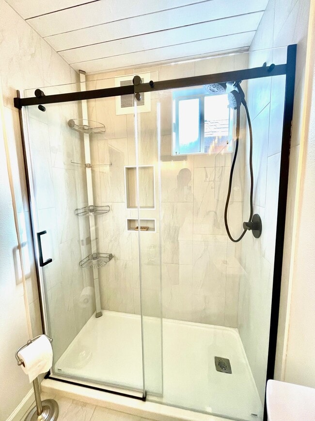 Building Photo - 2839 Moyers Rd