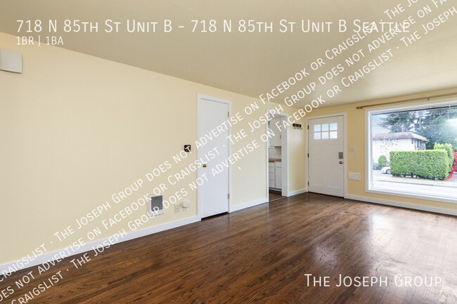 Building Photo - 718 N 85th St