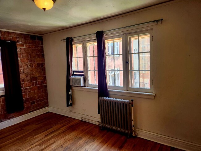 Building Photo - Capitol Hill Location, private roof top de...