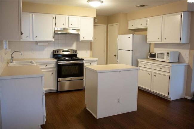 Building Photo - 4205 Steve Scarbrough Dr