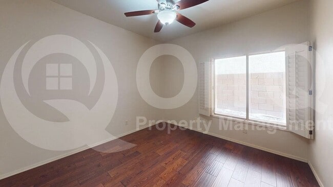 Building Photo - 990 S Avenida Los Reyes