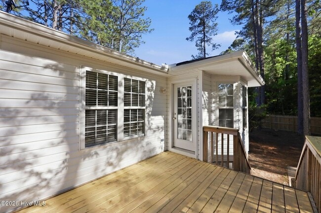 Building Photo - 14 Juniper Ln