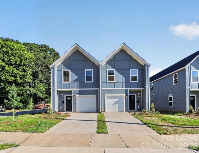 Building Photo - 341 N Hoskins Rd