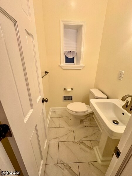 Building Photo - 47 Burnet St