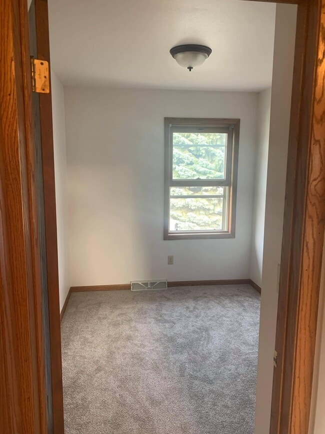 Building Photo - 4050 S Brust Ave