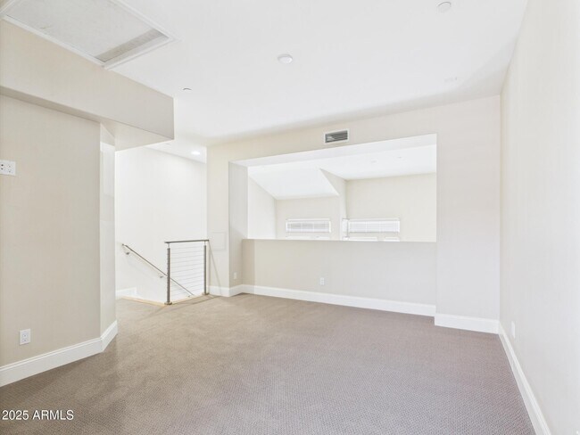 Building Photo - 4816 N Woodmere Fairway