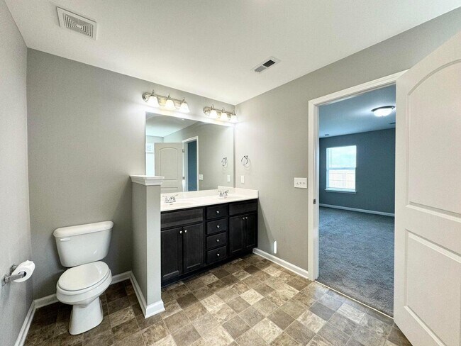 Building Photo - 204 Candy Apple Ln