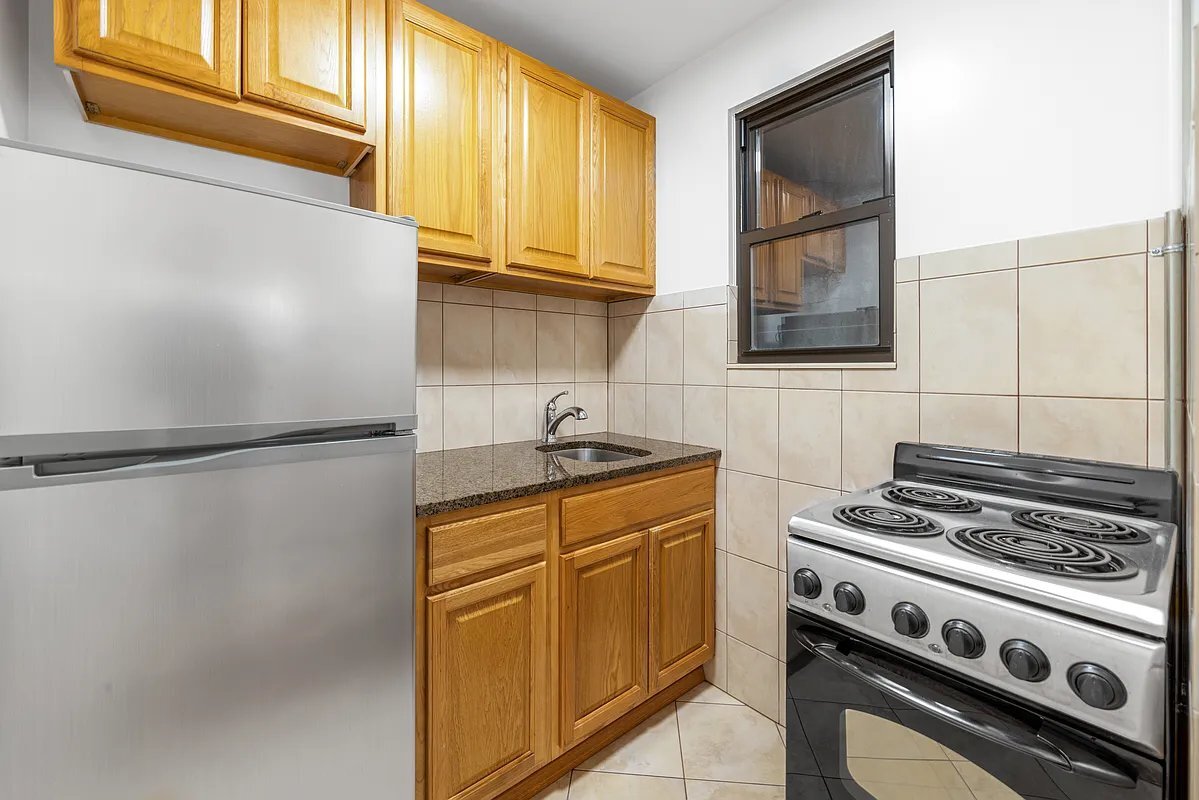 Building Photo - 100 St Marks Pl