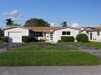 Building Photo - 609 S Crescent Dr