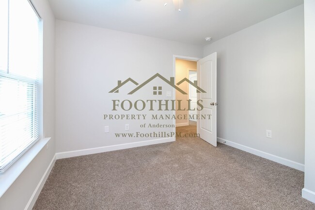 Building Photo - 4-Bedroom Gem in Williamston—Don’t Miss This!