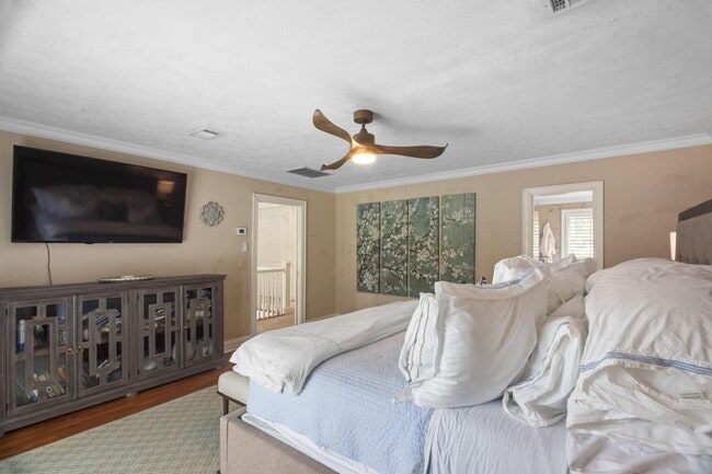 Building Photo - 132 Cherry Hills Dr