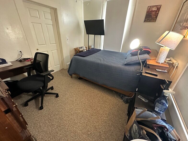 Building Photo - 53 W 7th St