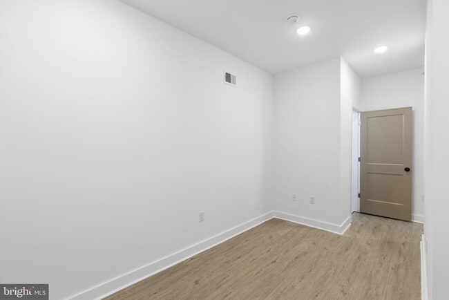 Building Photo - 4021 Brown St