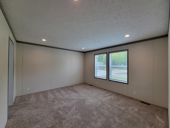 Building Photo - 9542 Seaway Dr