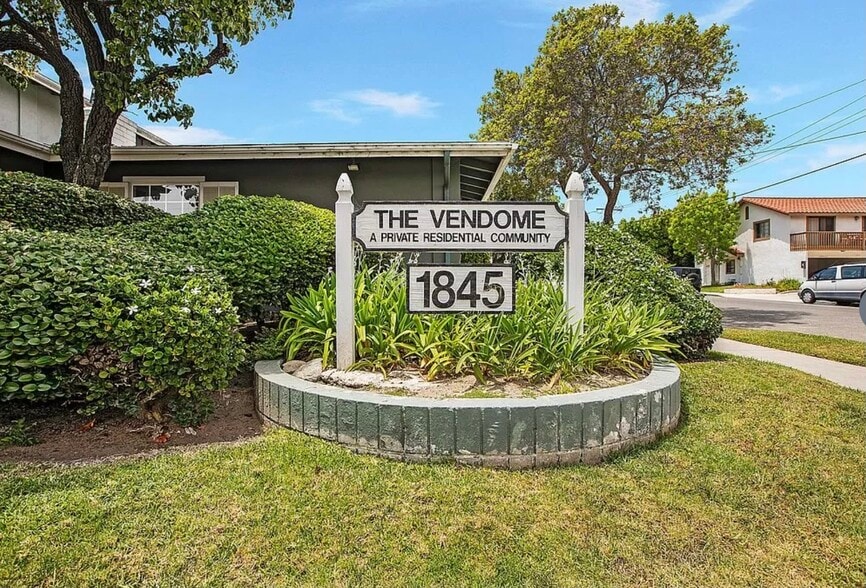 Front - 1845 Anaheim Ave