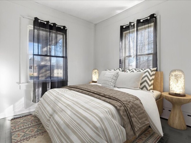 Building Photo - 519 Davis Street Unit A