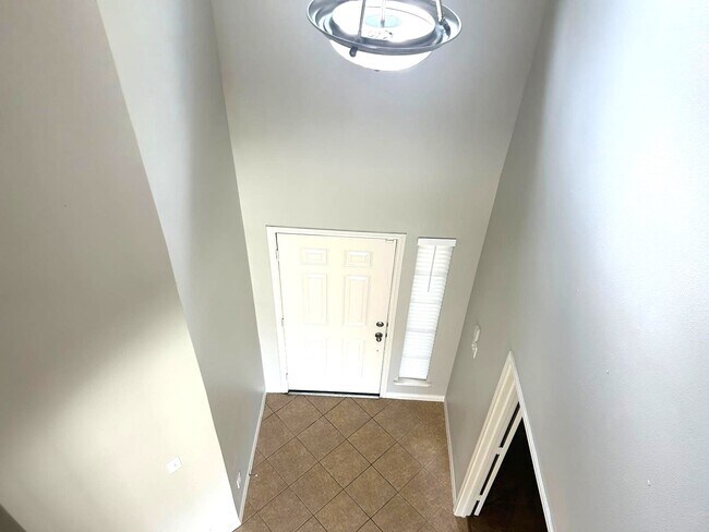 Building Photo - 25207 Diamond Ranch Dr
