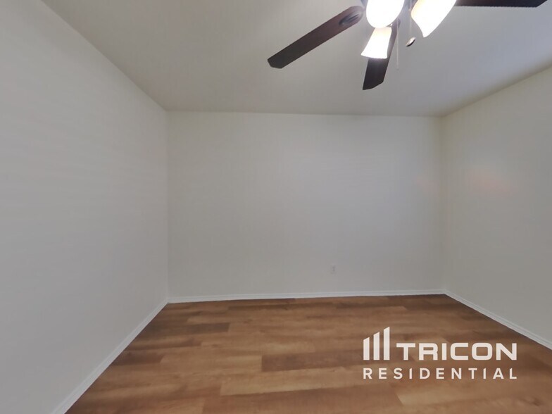Building Photo - 4935 Winding View Ln