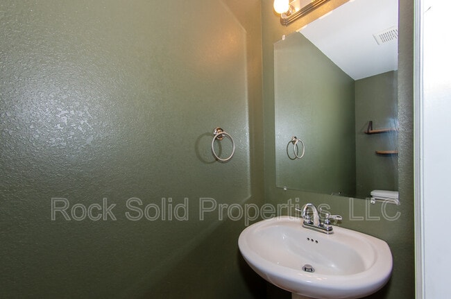 Building Photo - 3766 Saddle Ridge Trail