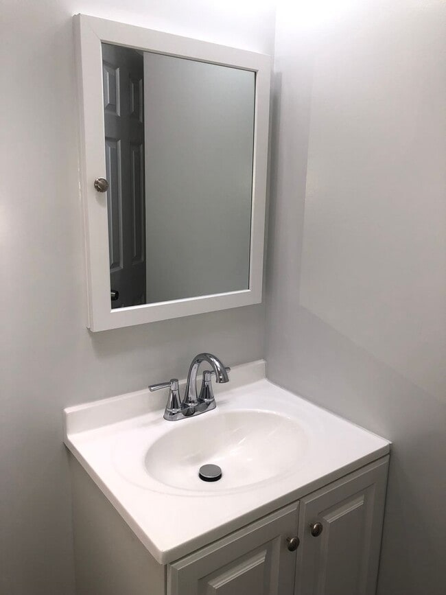 Building Photo - 3 Bedroom 1bath Southwest Baltimore