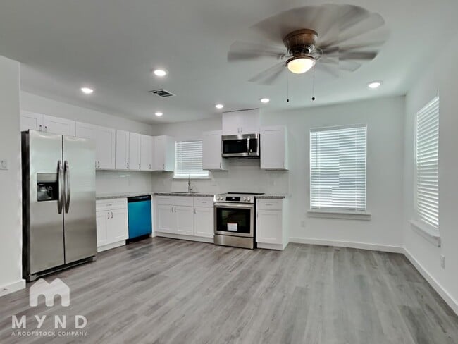 Building Photo - 7629 Sundown Dr