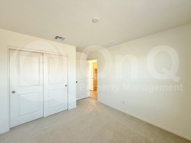 Building Photo - 1435 E Angie Dr