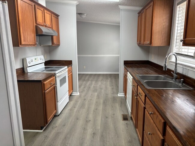 Building Photo - 129 Bayshore Dr