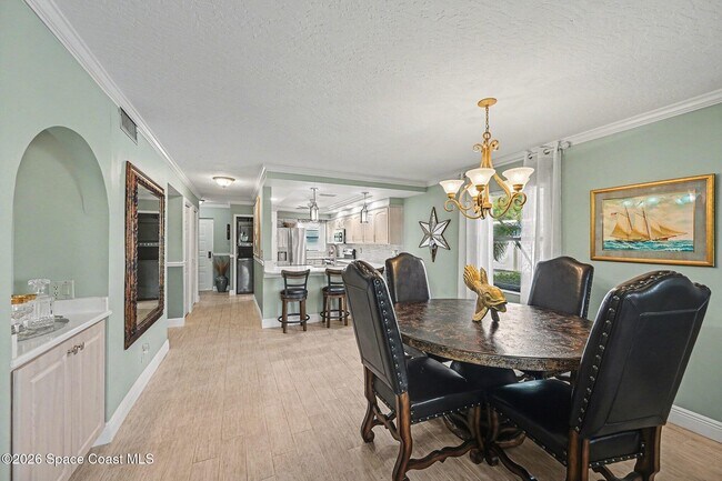 Building Photo - 2160 N Hwy A1A