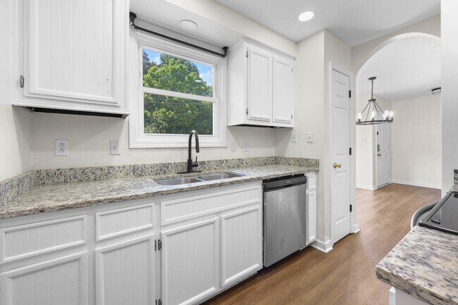 Building Photo - 741 Princeton Cir