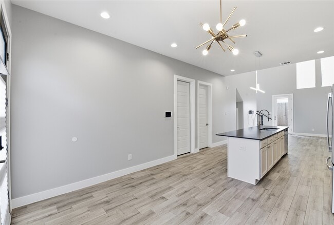 Building Photo - 1709 Cedrocanna Ln