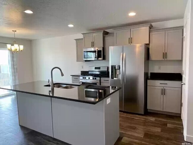 Kitchen - 14937 S Messi St