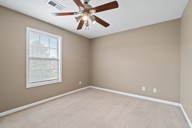 Building Photo - 524 Patriot Park Ct