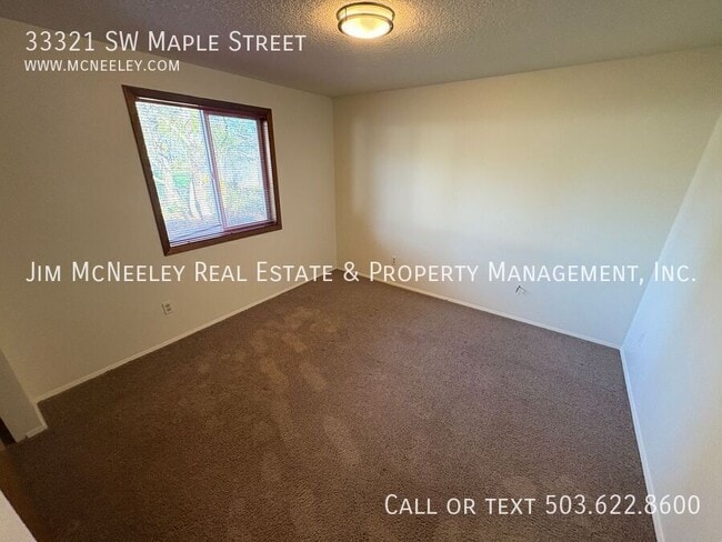 Building Photo - 33321 SW Maple St