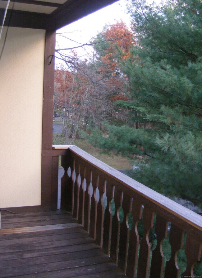 Building Photo - 8 Rollingwood Dr