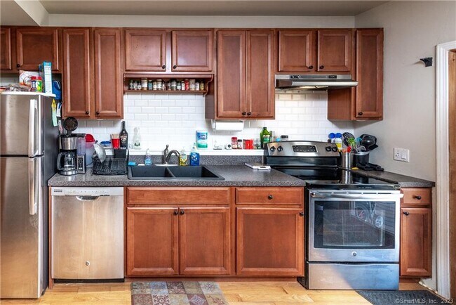 Building Photo - 56 S Rd