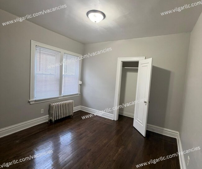 Building Photo - 3 Large Bedrooms • 1 Full Bathroom. A clean, spacious home ready for immediate move-in.