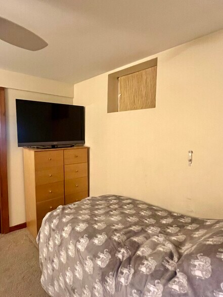 Building Photo - 5 Highland Ln