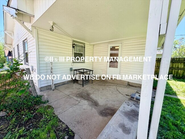 Building Photo - 3032 Elmwood Ave