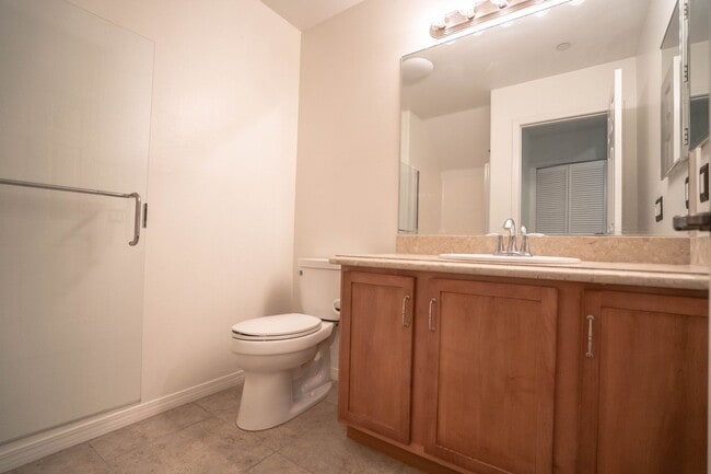Building Photo - Charming 2-Bedroom Townhome with Office Sp...