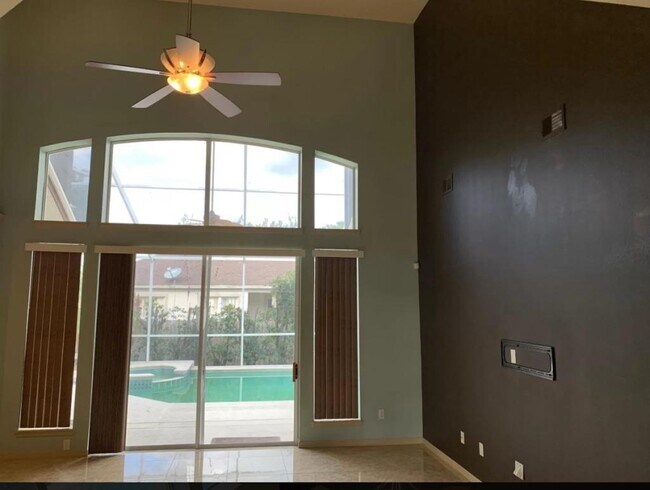 Building Photo - 8055 Glitter Ct