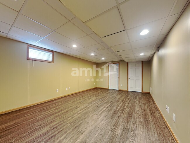 Building Photo - 1468 Vanderlyn Ct