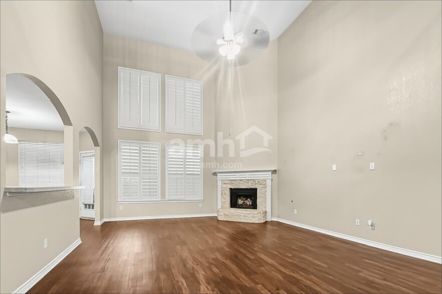 Building Photo - 1414 Monte Carlo Dr