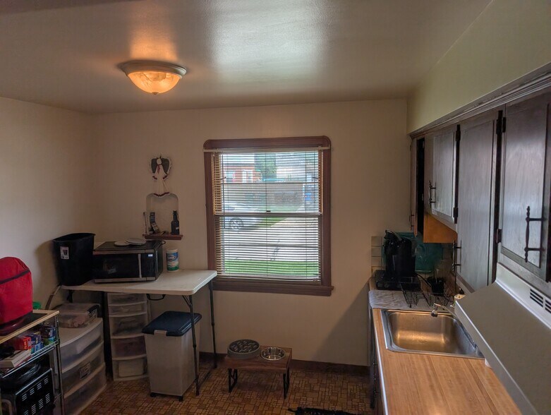 Building Photo - 2403 Brookview Blvd