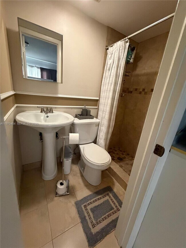 Building Photo - 45 SW 28th Rd