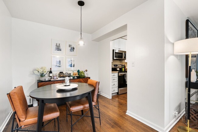 Building Photo - 1400 N State Pkwy